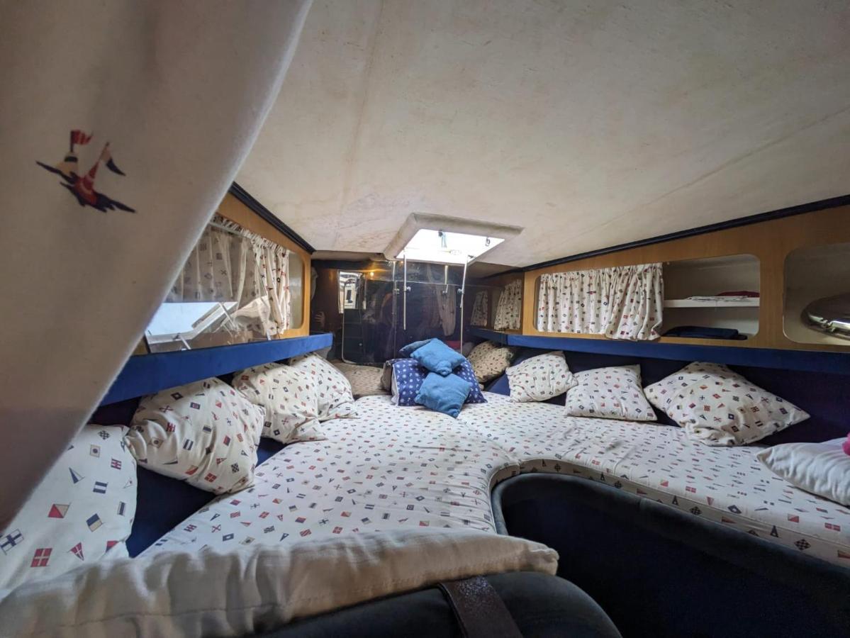 Magno II Boat Hotel Sant Adria de Besos Ngoại thất bức ảnh